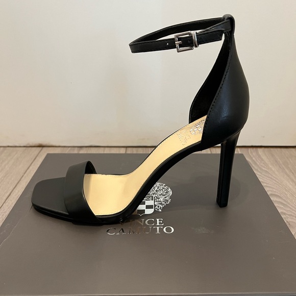 BRAND NEW IN BOX, Vince Camuto Lauralie Pump in Black Leather, size 9.5 - Picture 3 of 5